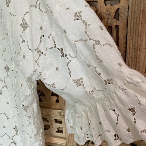 Fun summer dress. Beach cover up, or over shorts and a sexy lace top. - Picture 3 of 6